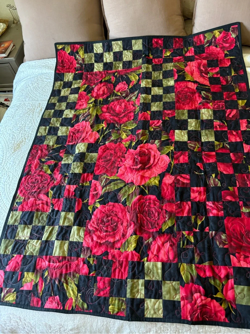 New Hand made Floral Rose Patchwork lap Quilt - Red and Green
